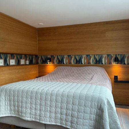 Luxury Studio On Robs Houseboat Special For Couples 암스테르담 외부 사진