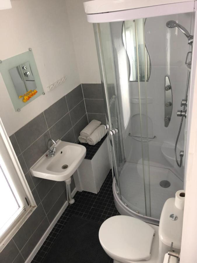Luxury Studio On Robs Houseboat Special For Couples 암스테르담 외부 사진